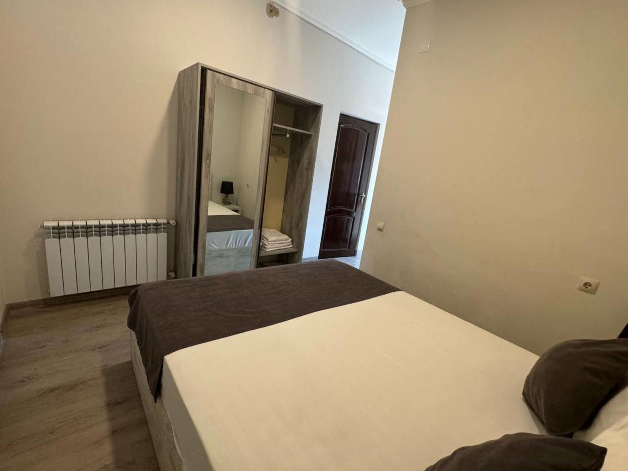 Hotel Menua Ереван Екстериор снимка