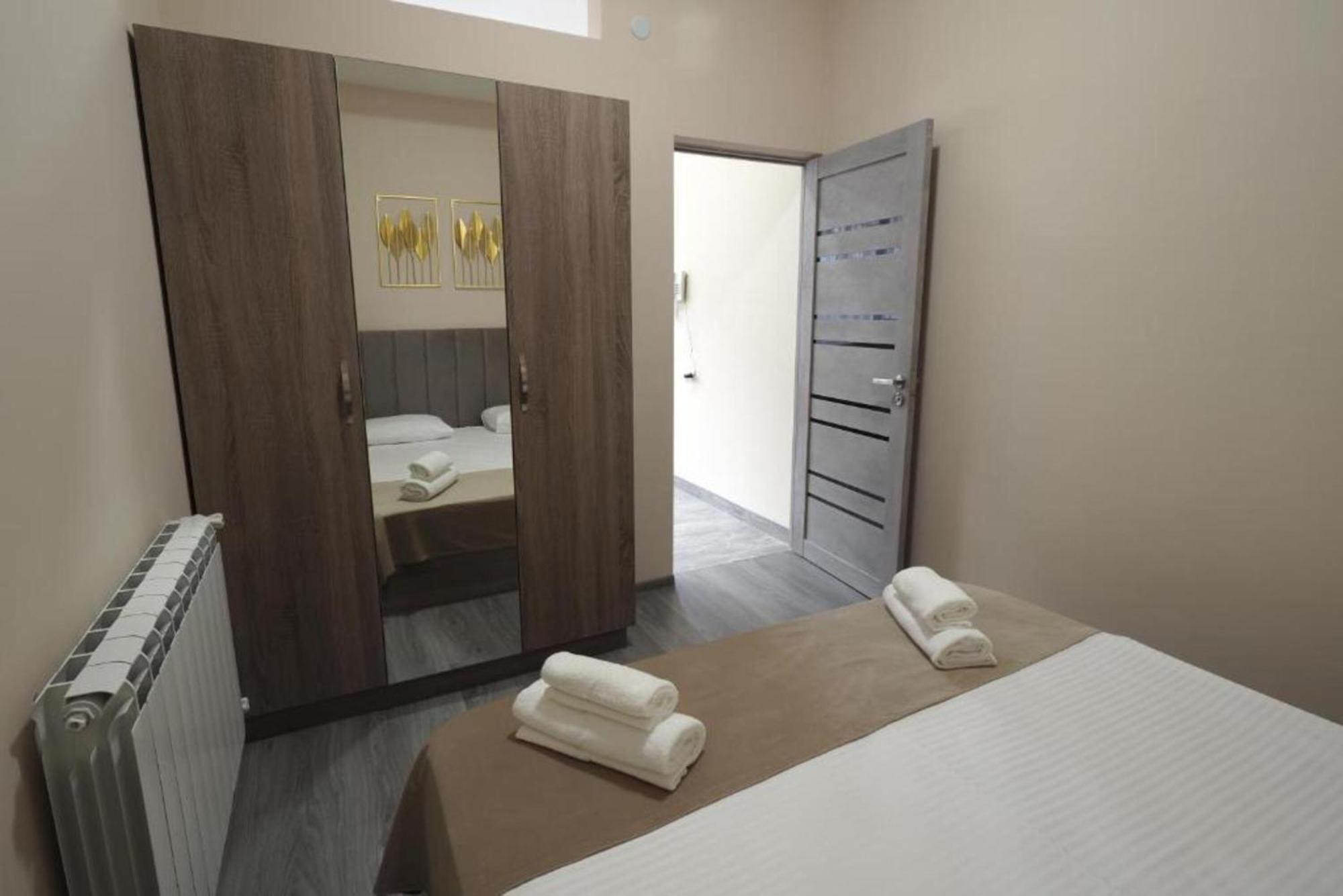 Hotel Menua Ереван Стая снимка